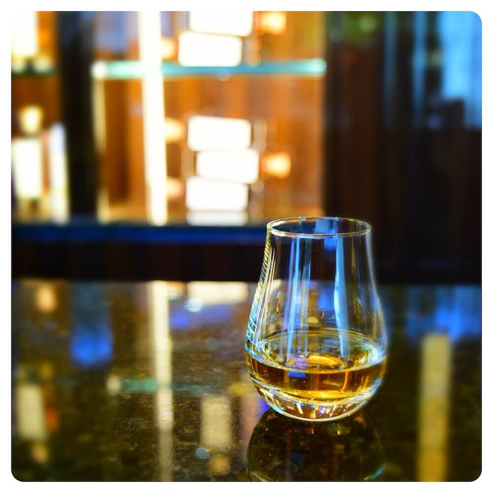 Whisky tasting on English immersion holiday