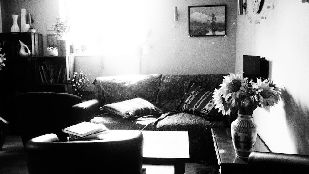 Learn English in Scotland - blue noun interior - Blue Noun Language hub