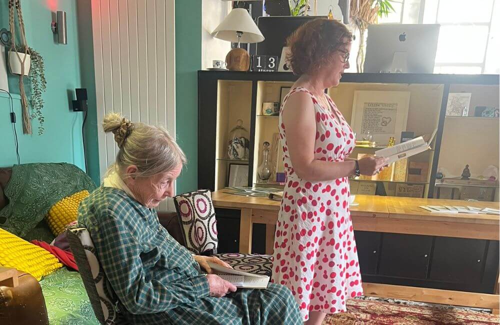 Poetry Night at Blue Noun, poets Irene Evans and Jennie Turnbull
