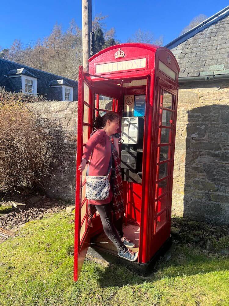 Ruth Pringle English coach with red phone box