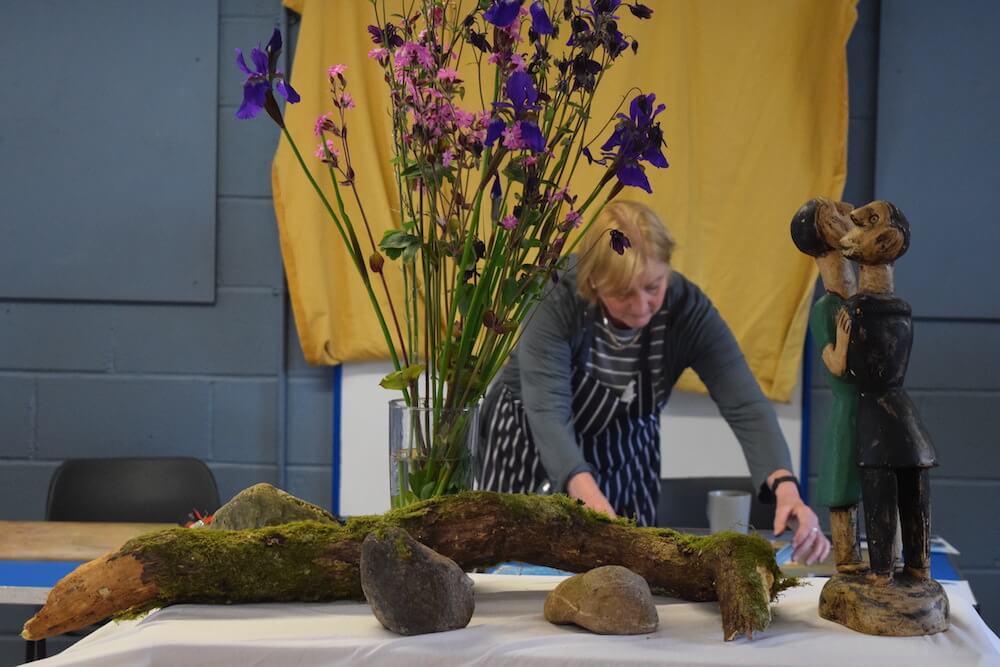 Setting up a still life at Perthshire art workshop