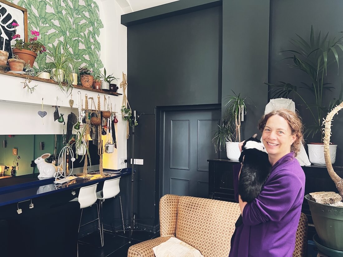 Portrait of Blue Noun founder Ruth Pringle for contact page